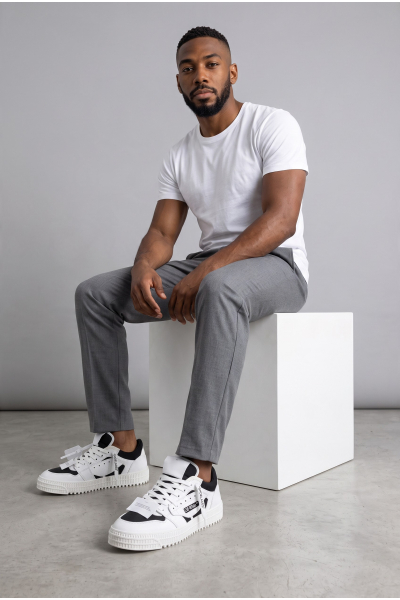 Sneakers Off-White 3.0 Court Low blanc et noir – photo portée