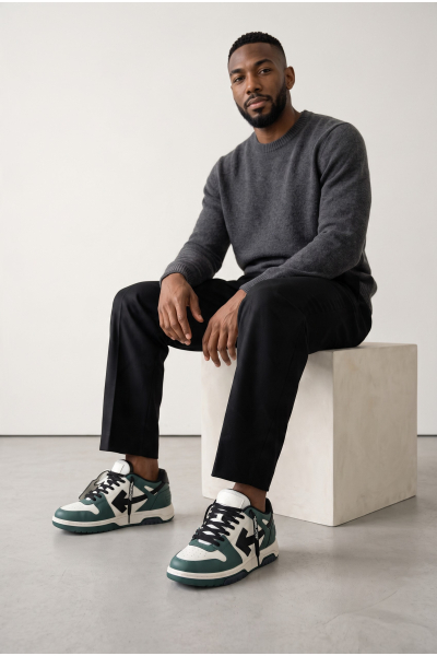 Off-White Out of Office Sneakers in Grün und Schwarz – am Model getragen