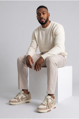 Sneakers Off-White Out of Office beige e marrone – foto indossata